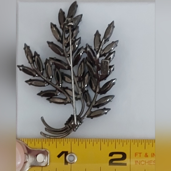 ❄️Sherman Hematite Japanned Brooch, Swarovski Crystals, Rare Sherman Brooch - Picture 6 of 6